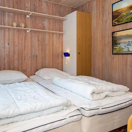 Hébergement de vacances 6 Person Holiday In R M *